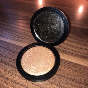Melt cosmetics highlight
